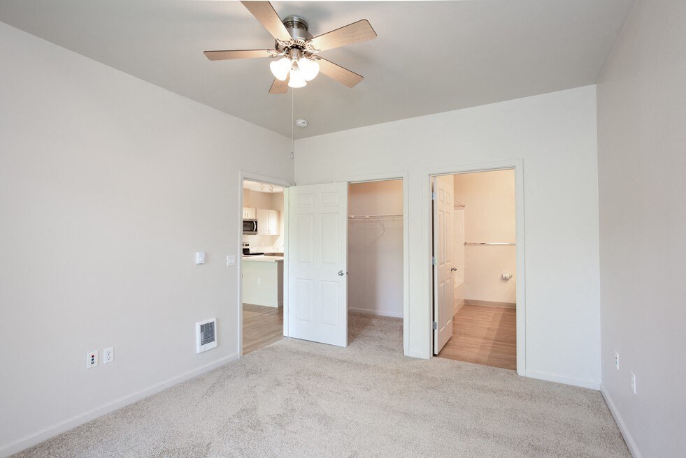 Photos and Video of Wilsonville Summit Apartments in Wilsonville, OR